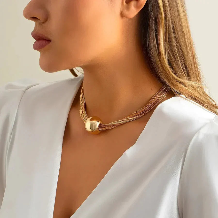 Elegantna zlatna ogrlica